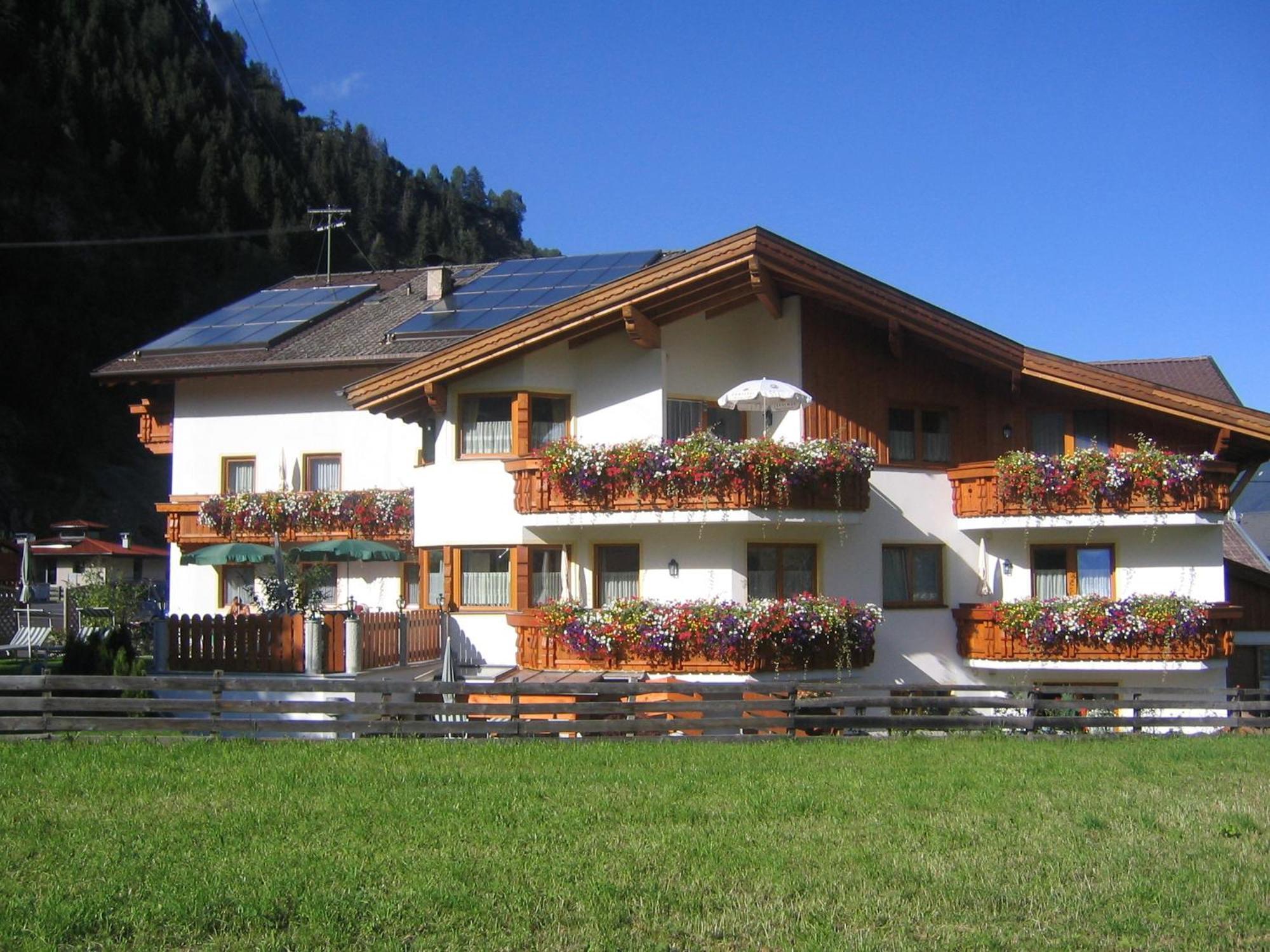 Alpenpension Elferblick Neustift im Stubaital Bagian luar foto